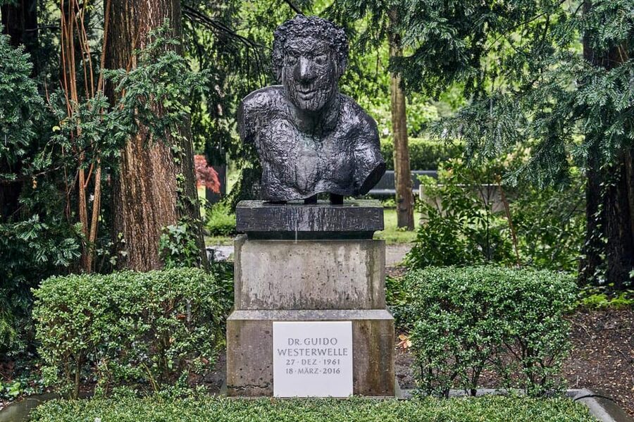 Melaten Friedhof: Guided tour with all senses - Why Melaten feels more like a park than a cemetery