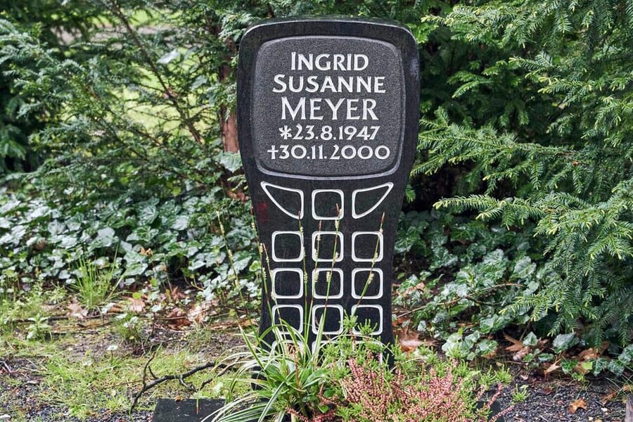 Melaten Friedhof: Guided tour with all senses - The tour’s strangest questions