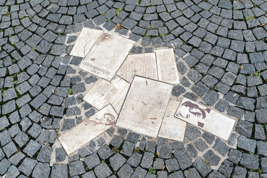 Munich 3-Hour Guided Bike Tour - Königsplatz and the Pinakothek der Moderne