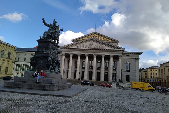 Munich Christmas Market Small Group Tour with Gingerbread Heart - Odeonsplatz and the medieval market