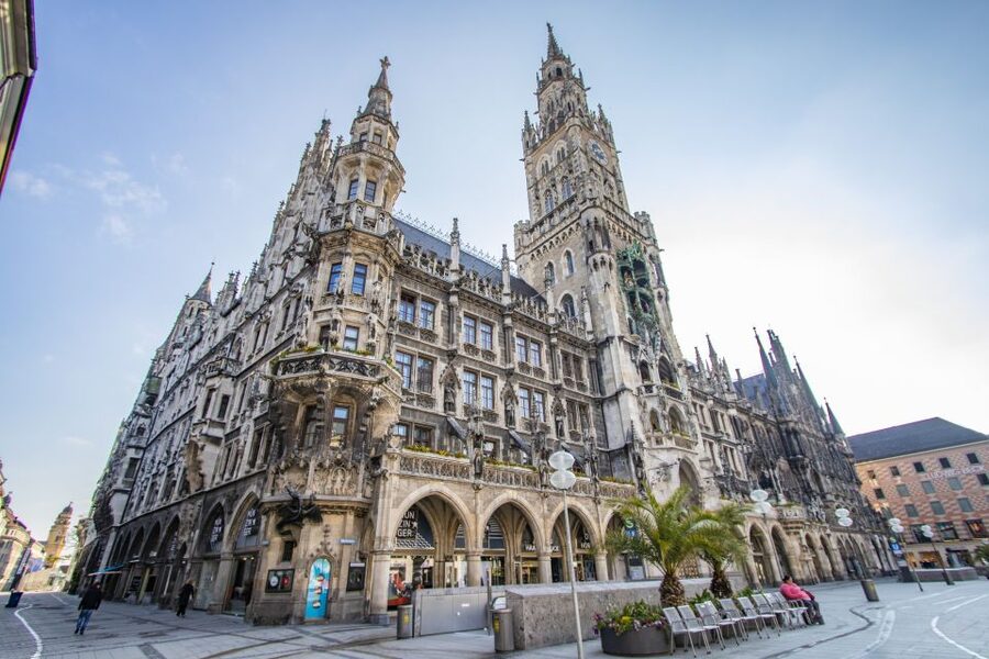 Munich: Express Walk with a Local in 90 minutes - Starting at Café Frischhut near Munich’s old center
