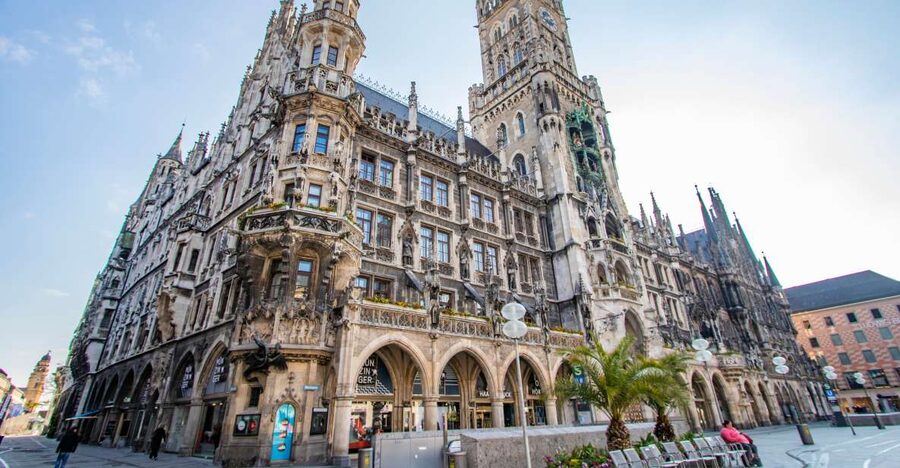 Munich: Express Walk with a Local in 90 minutes - Marienplatz: Munich’s main orientation point