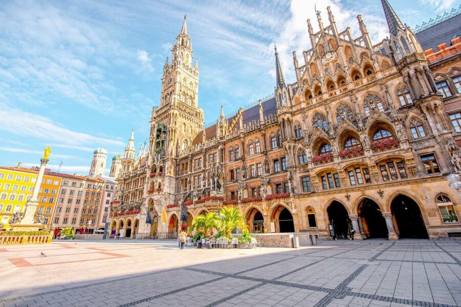 Munich Hop-On Hop-Off Tour: 1-Day or 2-Day Ticket - Who gets the most value from this tour