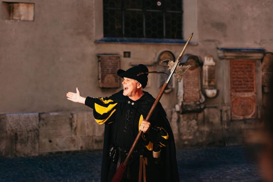 Munich: Middle Ages Tour with Night Watchman - Meeting Munich’s night watchman at Marienplatz