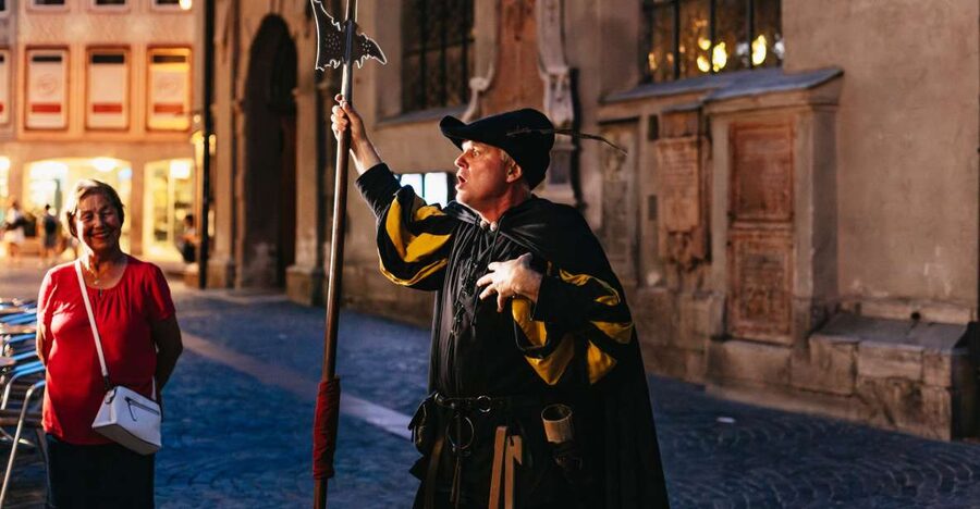 Munich: Middle Ages Tour with Night Watchman - Viktualienmarkt and the rules of medieval trade