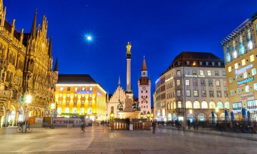 Munich: Night Watchman Torch Tour in German - What a medieval night watchman actually did