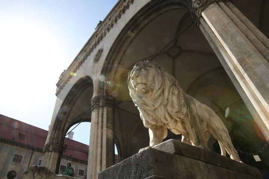 Munich: Old Town Guided Walking Tour - From dukes and palaces to the Residenz