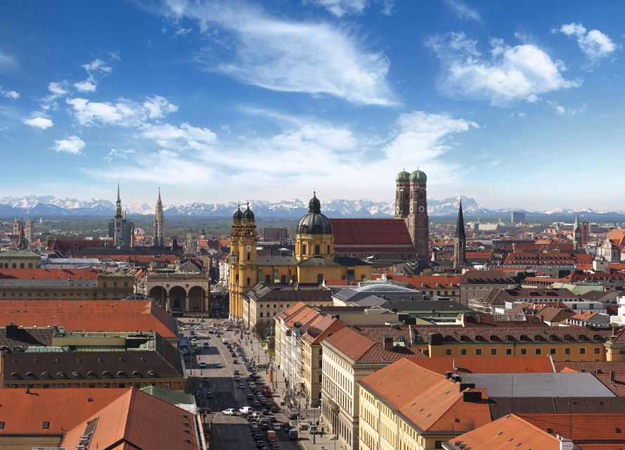Munich: Walking Tour Old Town and Viktualienmarkt - Finishing at Odeonsplatz