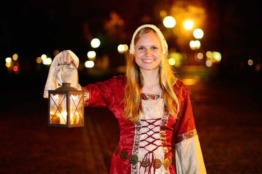 Münster: Night watchman tour through the picturesque old town by lantern light - Following the Prinzipalmarkt through old Münster