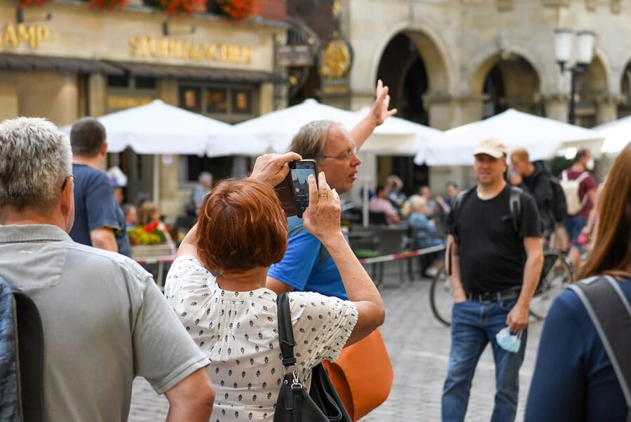 Münster: Old Town Highlights Guided Tour - The Historic City Hall and the Peace Hall