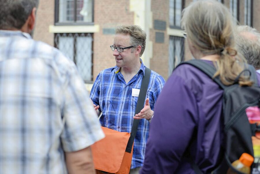 Münster: Old Town Highlights Guided Tour - Guide style, language, and pace