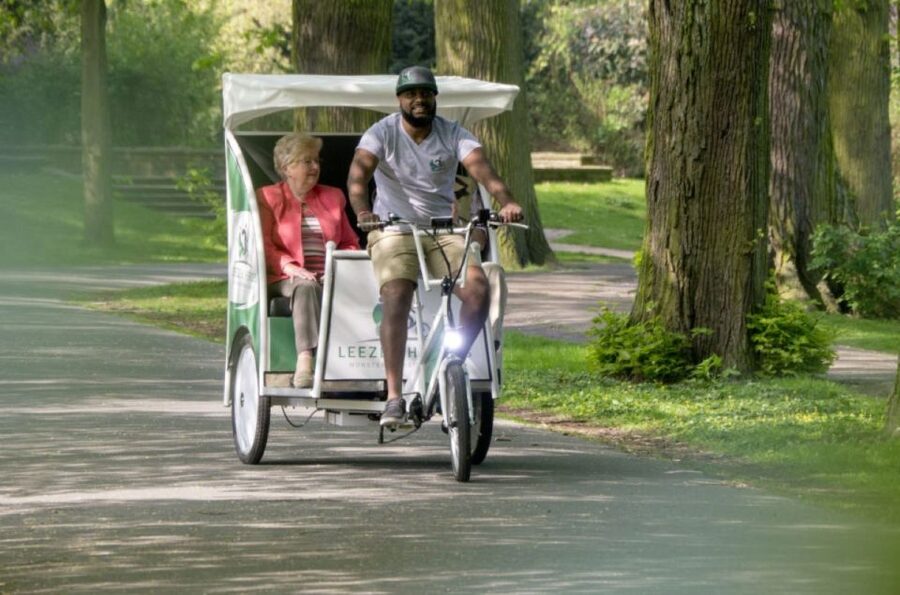 Münster: Private Guided Rickshaw City Tour - Erbdrostenhof and Münster’s baroque details