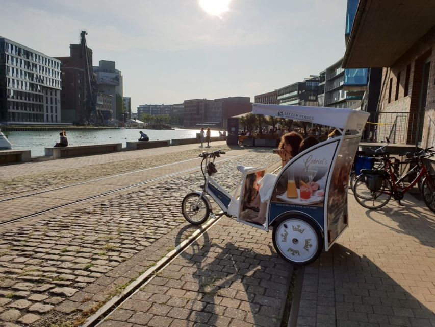 Münster: Private Guided Rickshaw City Tour - The guide’s local stories make the difference