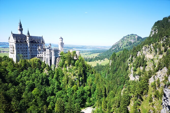 Neuschwanstein Castle by Bus Incl. Bike Ride or Hohenschwangau - Cycling from Schwangau to Schwansee