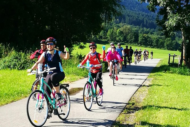 Neuschwanstein Castle by Bus Incl. Bike Ride or Hohenschwangau - Lunch at the brewery with castle views