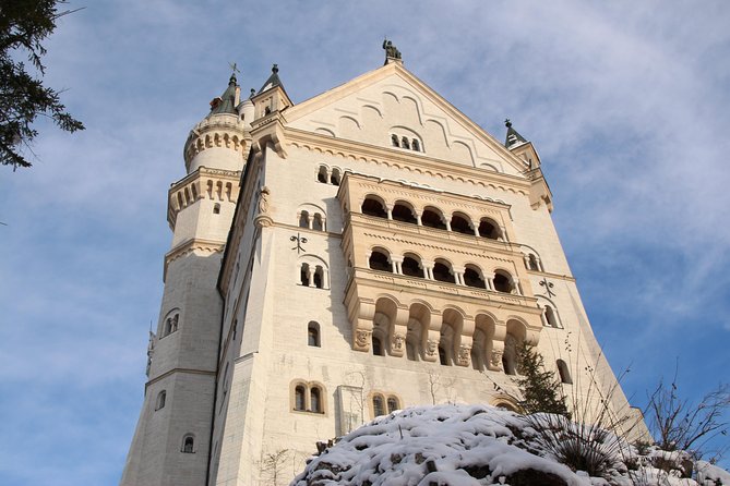 Neuschwanstein Castle Tour with Skip the Line from Hohenschwangau - Why the skip-the-line ticket matters at Neuschwanstein