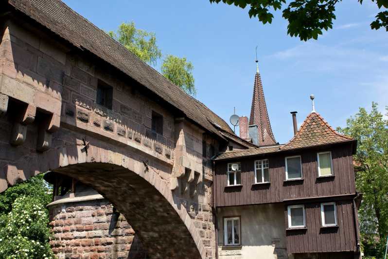 Nuremberg: The Old Town in Evening Light - IN GERMAN - What the 90-minute route covers