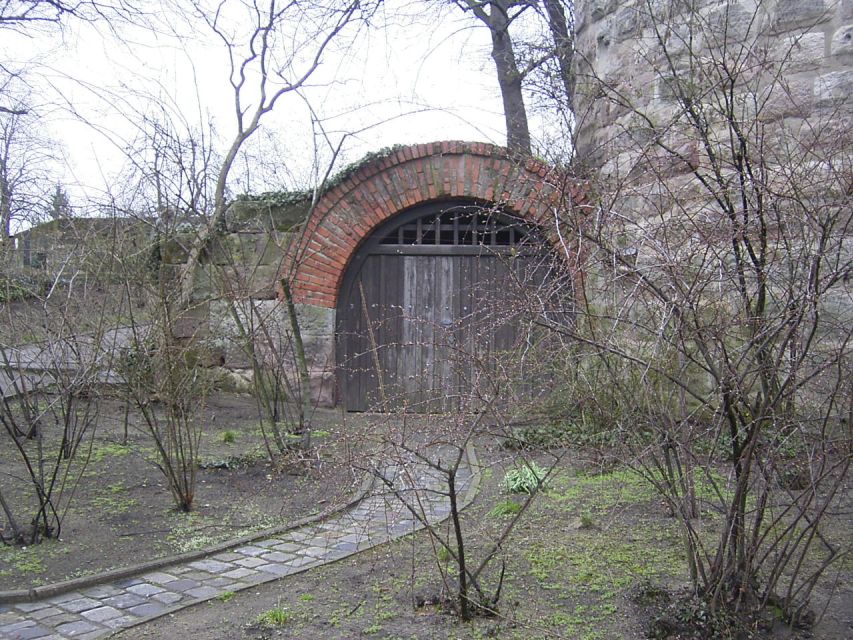 Nuremberg: Tunnels and Secret Passages in the City Wall Tour - Sandstone tunnels, vaulted chambers, and tight turns