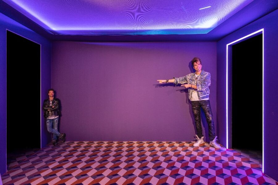 Oberhausen: HOUSE OF MAGIC - powered by Ehrlich Brothers - The virtual broom flight and a taste of teleportation