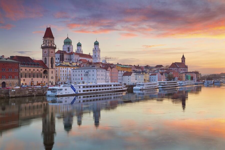 Passau: 1-Hour Guided City Walking Tour - Starting at Domplatz and St. Stephen’s Cathedral