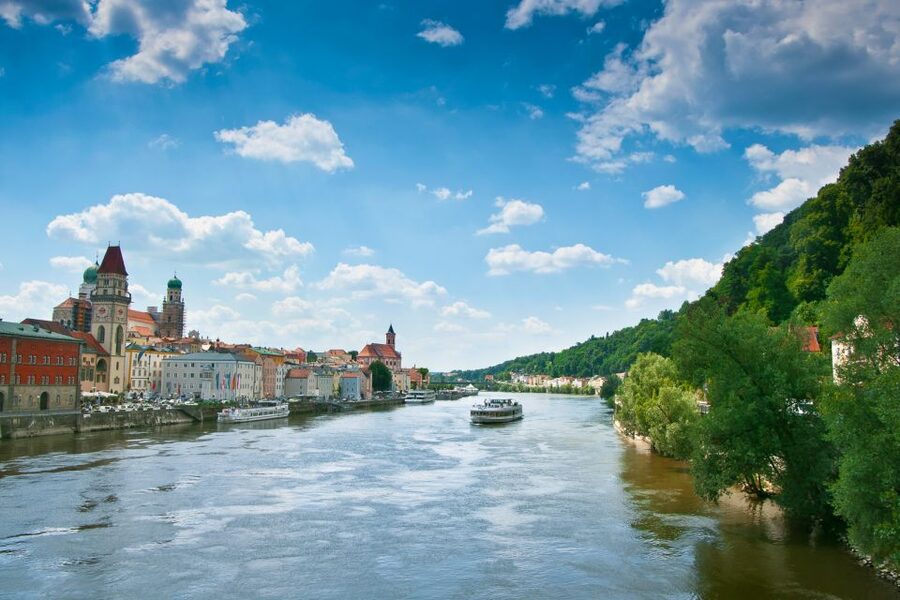 Passau: City Highlights Guided Walking Tour - Along the Inn River and through the narrowest alley