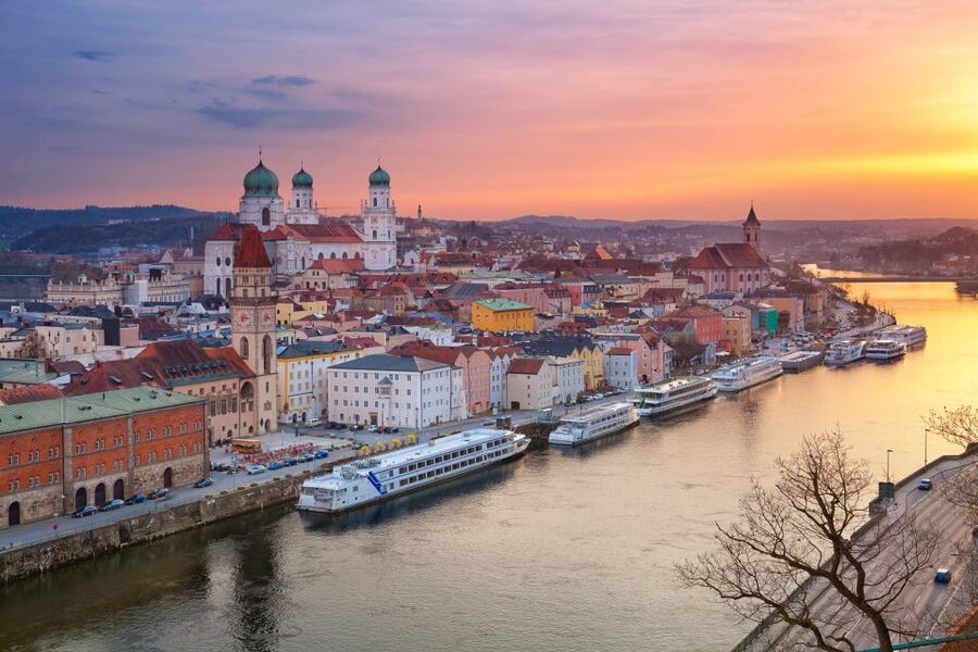 Passau: City Highlights Guided Walking Tour - What the German-language format means for you