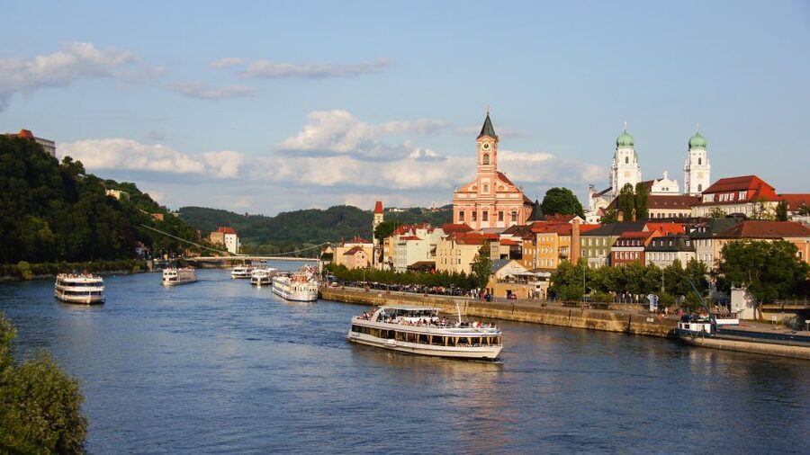 Passau: Floating City Highlights Tour on the Danube and Inn - The three-river confluence