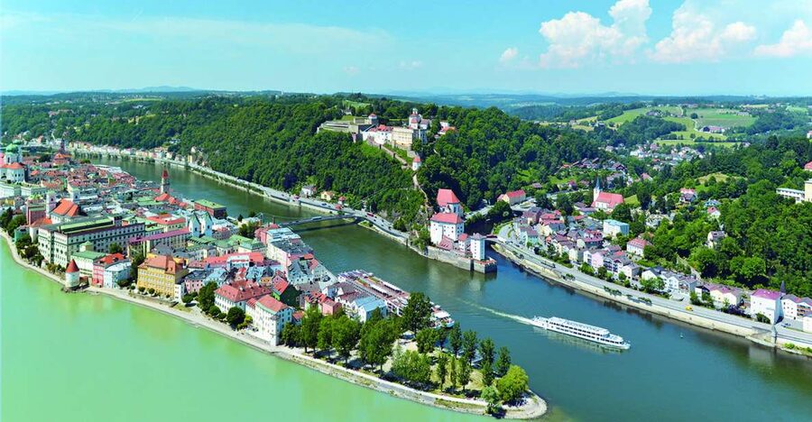Passau: Floating City Highlights Tour on the Danube and Inn - Boarding at Anlegestelle A11
