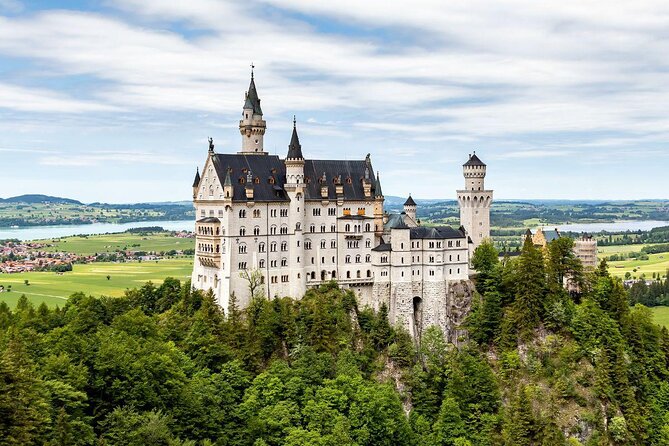 Premium Neuschwanstein Castle and Linderhof VIP Tour from Munich - Linderhof: smaller, more personal, and easier to enjoy