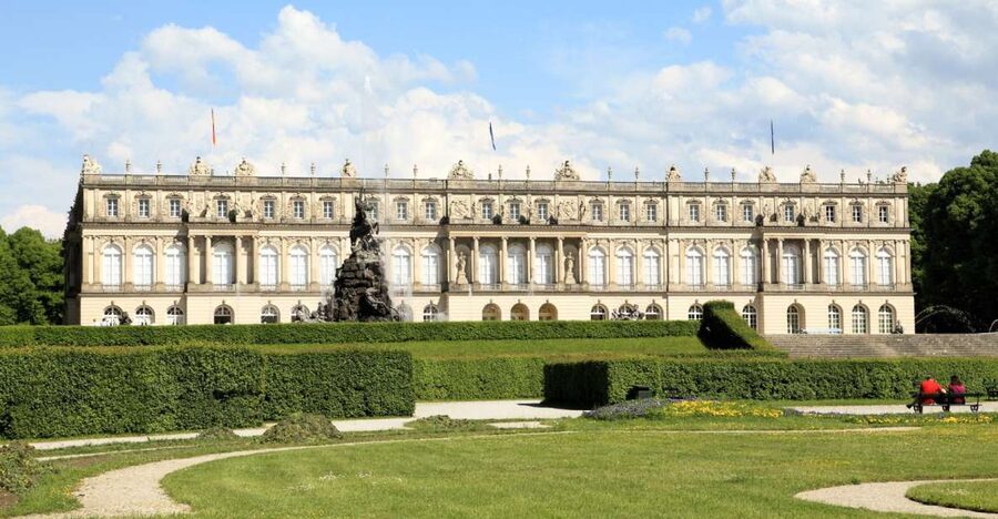 Private Van Tour to the Royal Palace of Herrenchiemsee - How the day feels in practice