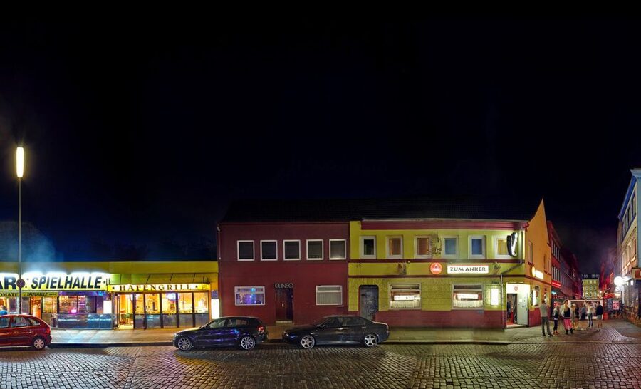 Reeperbahn Walking Tour with St. Pauli Local - Language, access, and who should book