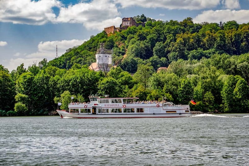 Regensburg: Klinger's Sightseeing Boat Tour to Walhalla - Why the Danube ride makes Walhalla better