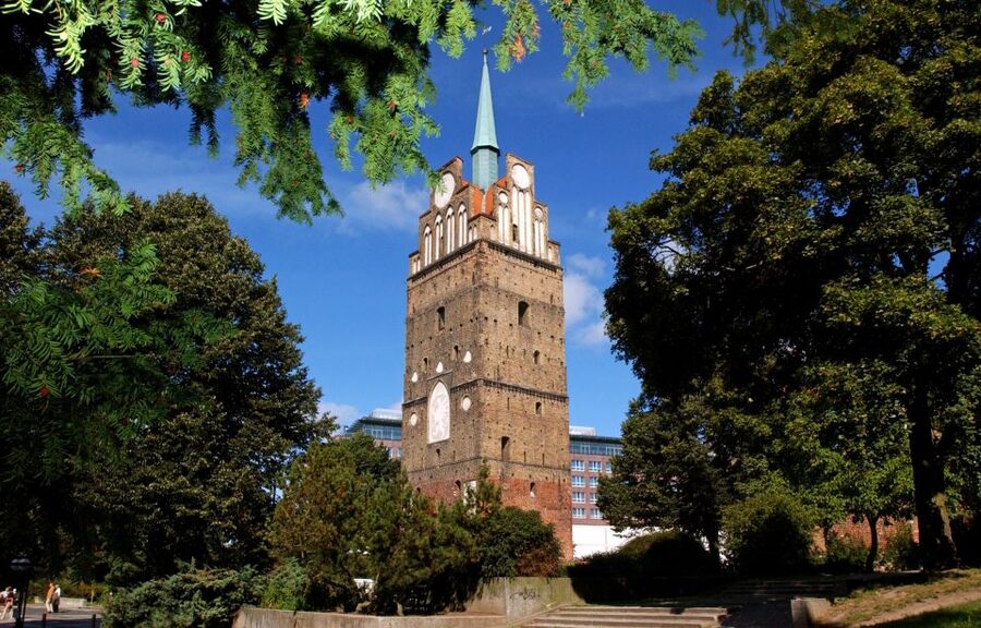 Rostock: Guided tour of the historic city center - Seeing the Town Hall with context