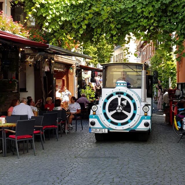 Rüdesheim sightseeing tour with the Winzerexpress - Starting near Drosselgasse and the Winzerkeller