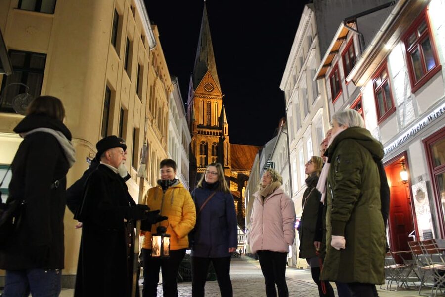 Schwerin: Tour with the Night Watchman - Practical details that affect the experience