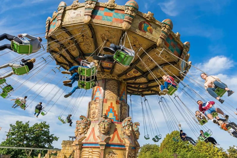 Soltau: Heide Park Resort Day Ticket - Training dragons in the family area