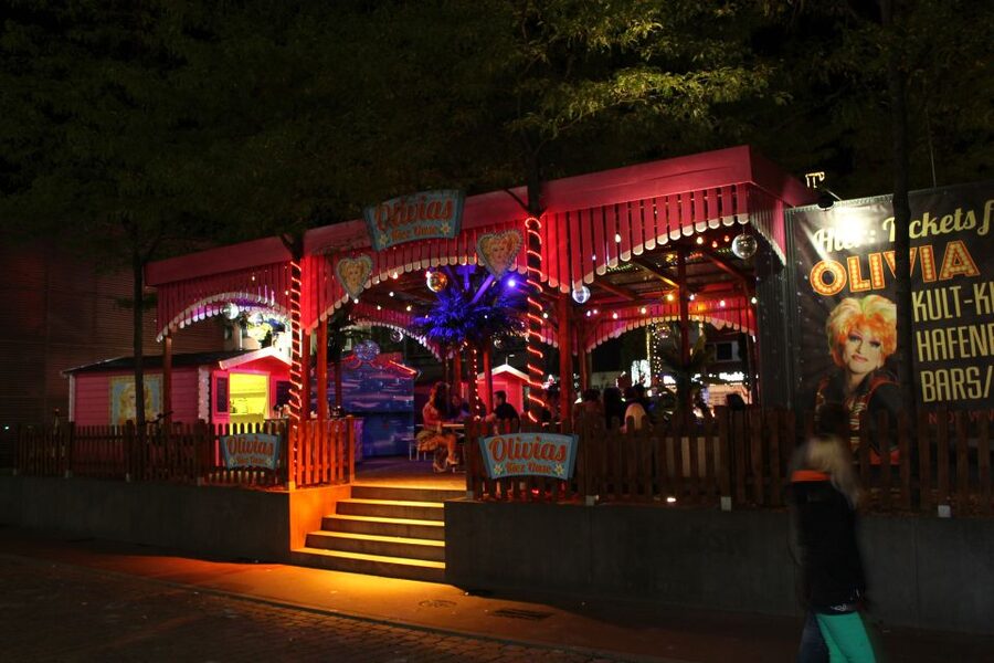 St. Pauli Nightlife Tour with Drag Queen in German - Practical details that affect the evening