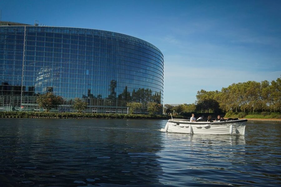 Strasbourg: Private City Sightseeing Boat Tour - What the guide adds, and where expectations matter