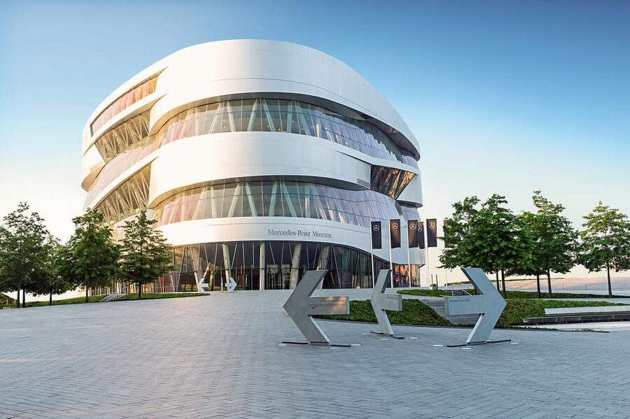 Stuttgart: Mercedes-Benz Museum Entry Ticket - Entering the 16,500-square-meter exhibition