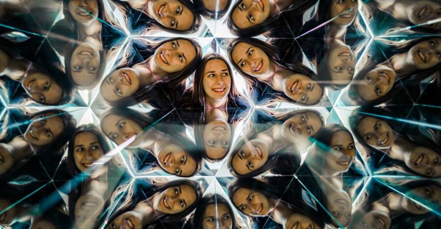 Stuttgart: Museum of Illusions Entry Ticket - Find your way through the Infinity Room