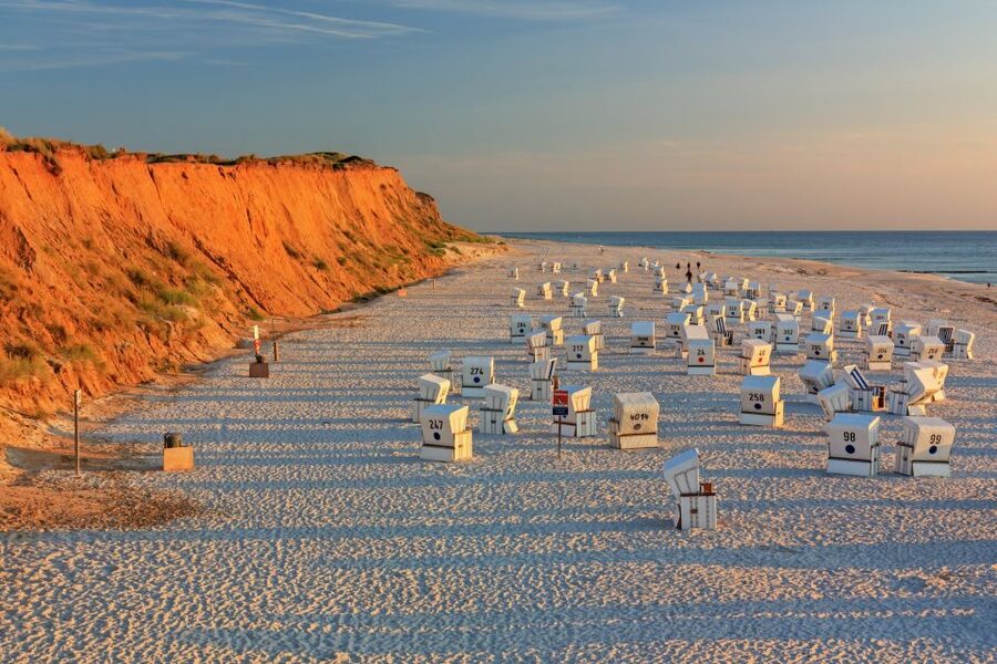 Sylt: Guided Island Tour by Bus with Sylt Highlights - Who will get the most from this island tour