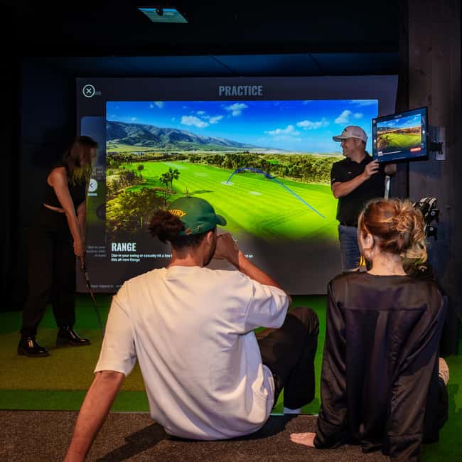 The Ultimate Berlin Golf Bar for Groups, Games & Good Times - Choosing Between One, Two, and Four Hours
