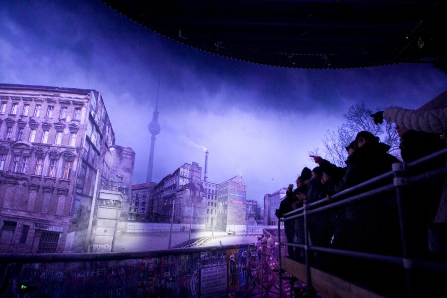 THE WALL: asisi Panorama Berlin Ticket - Seeing Berlin through the Wall
