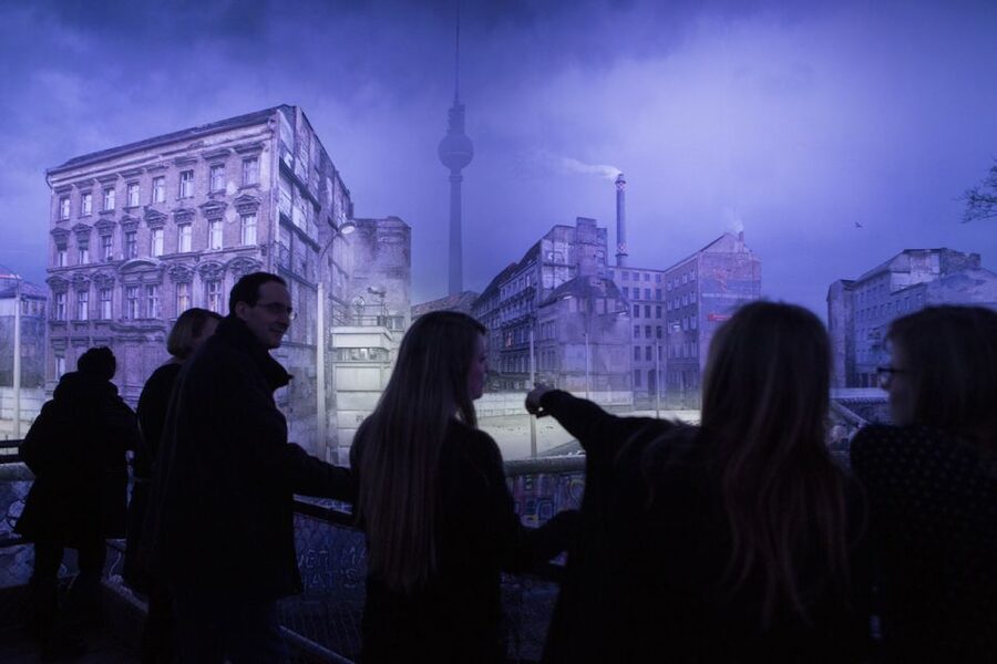 THE WALL: asisi Panorama Berlin Ticket - The 4-meter platform and the full panorama
