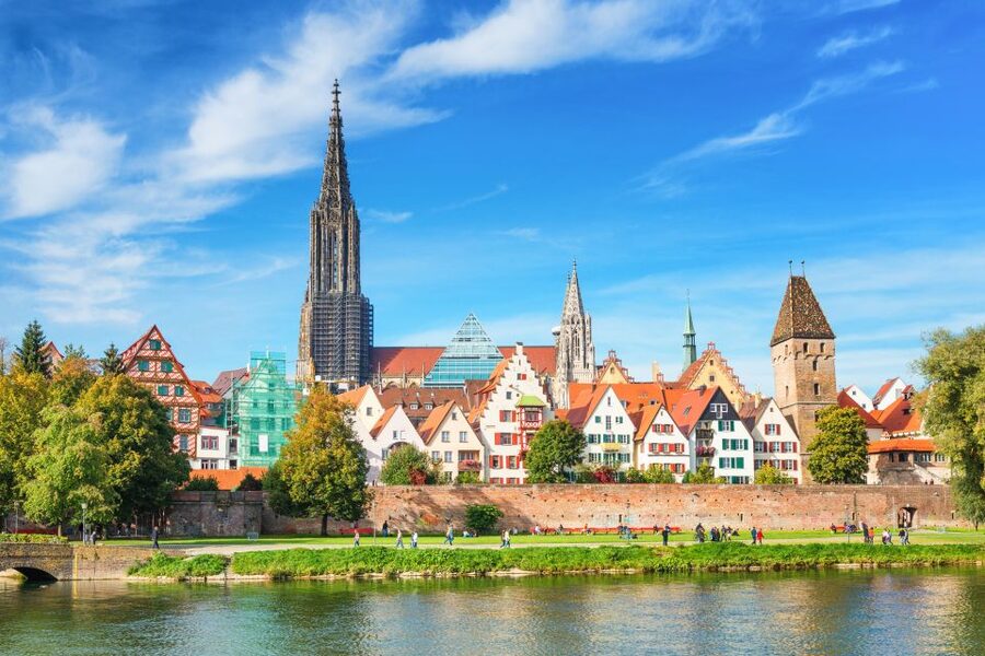 Ulm: Scavenger Hunt Self-Guided Walking Tour - Schwörhaus and Ulm Town Hall