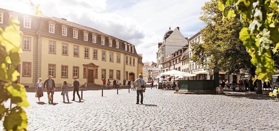 Weimar: Old Town Guided Walking Tour - Reading the Market Square