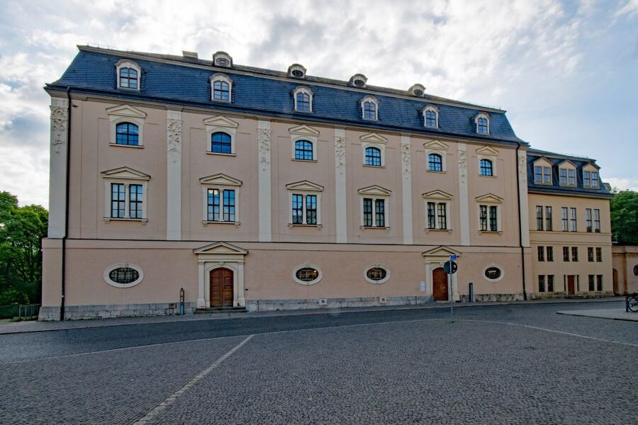 Weimar: Scavenger Hunt Self-Guided Walking Tour - Getting the box in time