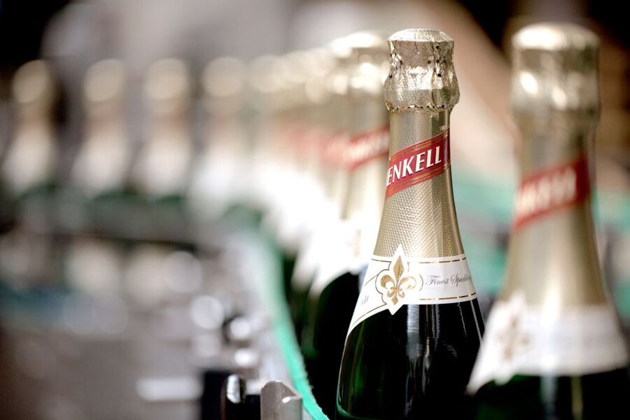 Wiesbaden: Sparkling Winemaking Tour with 3-Glass Tasting - Inside Henkell Freixenet’s marble hall