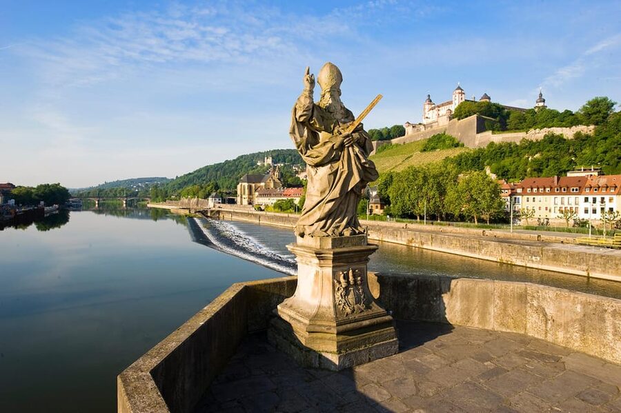 Würzburg: Guided Walking Tour - The German guide and what you will learn